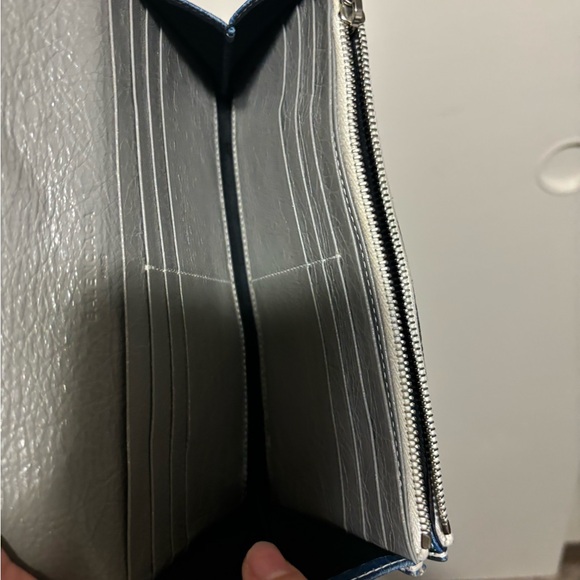 Authentic Balenciaga wallet - Picture 8 of 10
